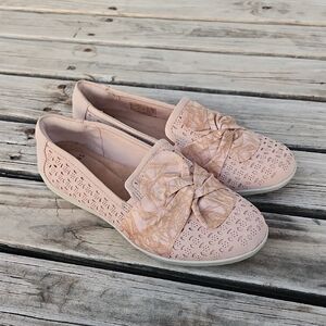 Earth Origins Pink Womens Loafers with Bow Detail 7 Dusty Pink Rose Nubuck Flats